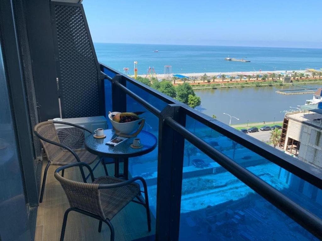 Orbi City Luxury Suit Batumi Exterior foto